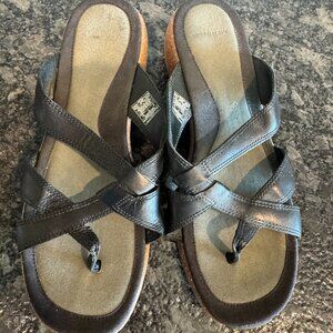 Merrell Sundial Cross Midnight women's black strappy sandals size 9